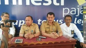 Laporkan Pajak Penghasilan, Bupati Dan Wabup Matra Kunjungi KP2KP Pasangkayu