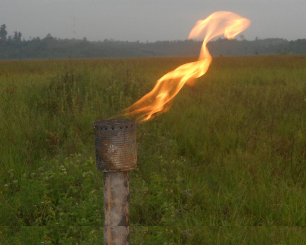 Warga Desa Polo Lereng Digegerkan Dengan Munculnya Gas Dari Sumur Bor