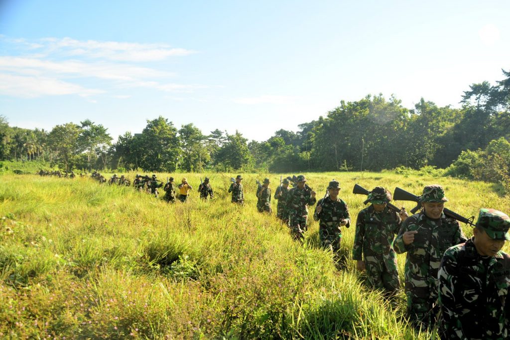 Jaga Ketahanan Fisik, Prajurit Makorem 142 Tatag Mamuju Laksanakan Lintas Medan