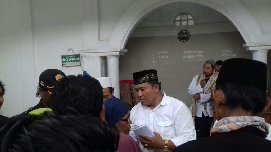 Kerjasama Pengurus Pusat IWO, CEO C Radio 105,5 FM Beri Santunan Kepada Anak Yatim