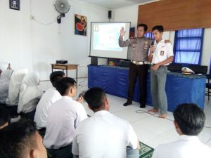 Sat Lantas Polres Metro Mamuju Gelar Edukasi Keselamatan Lalulintas Serentak Di 5 Sekolah