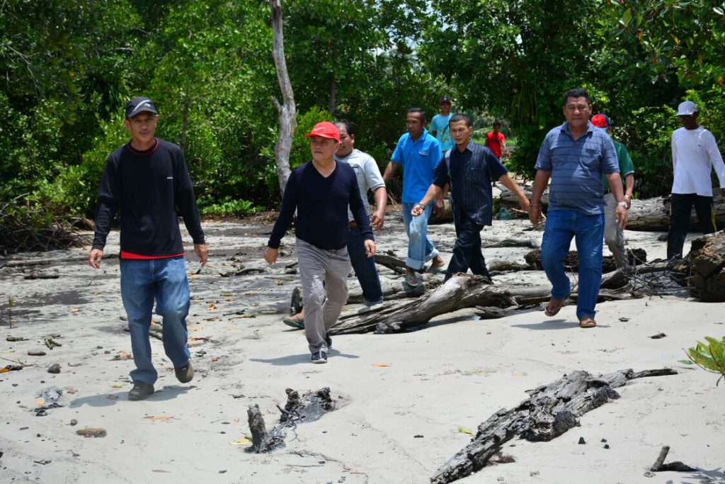 Kunjungi Wisata Pasir Putih, Ini Kata Bupati Mateng