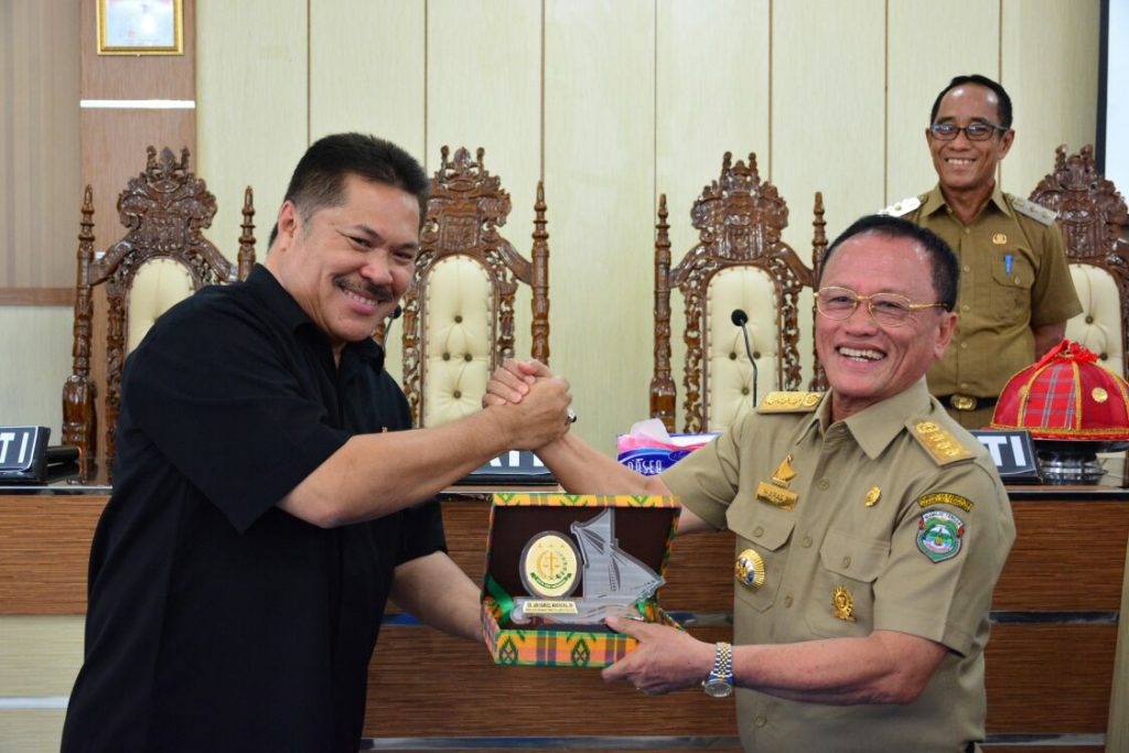 Kajati Sulselbar Nilai Bupati Mateng Punya Semangat Dan Komitmen Dalam Penegakan Hukum