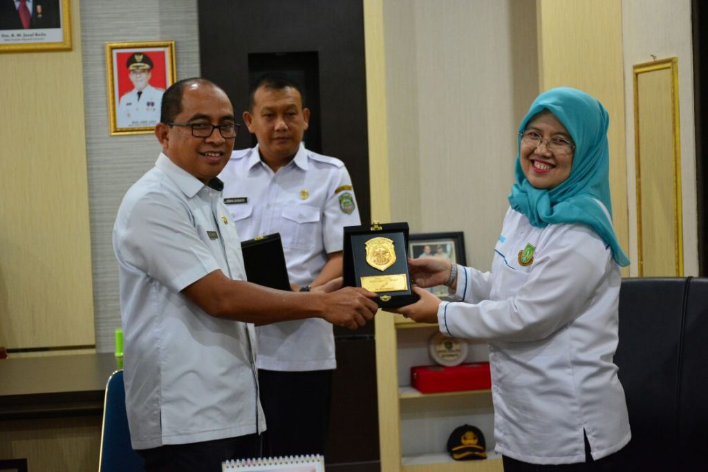 Disnakertrans Kota Suka Bumi Akan Kirim 5 KK Ke Kabupaten Mateng