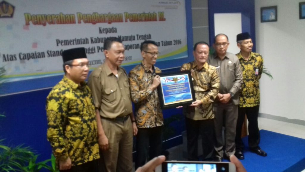 Selamat..!! Pemkab Mateng Terima Penghargaan Dari Kementerian Keuangan RI