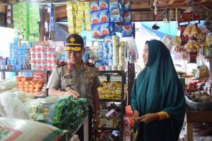 Jelang Natal Dan Tahun, Kapolda Sulbar Ajak Pedagang Jaga Harga Pangan