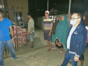 Diam-Diam, SDK Tiap Malam Bawa Bantuan Buat Warga Mamuju