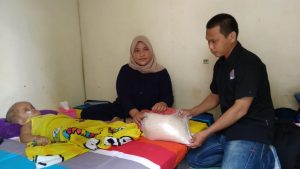 PP IWO Salurkan Bantuan ke Bocah Penderita Hidrosifalus di Mamuju