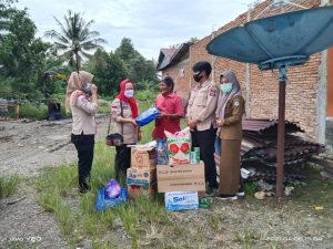 Dinsos Mateng Salurkan Bantuan Untuk Korban Bencana Alam Di Desa Tangkou