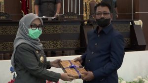 Serahkan Ranwal RPJMD ke DPRD Mamuju, Sutinah Sampaikan Ini