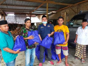 Sambut Hari Raya Idul Fitri, Partai NasDem Sulbar Bagi-Bagi Sembako Untuk Masyarakat Kurang Mampu