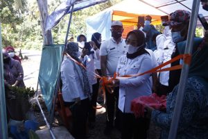 Resmikan Sarana MCK Dan Sumur Bor, Sutinah : “Banyak Yang Sayang Mamuju”