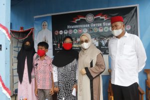Dinilai Banyak Membantu Warga, Sutinah Suhardi Apresiasi Komunitas Sahabat Madani