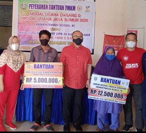 Enam Pelaku UMKM di Mateng Terima Bantuan Dari Kememsos RI