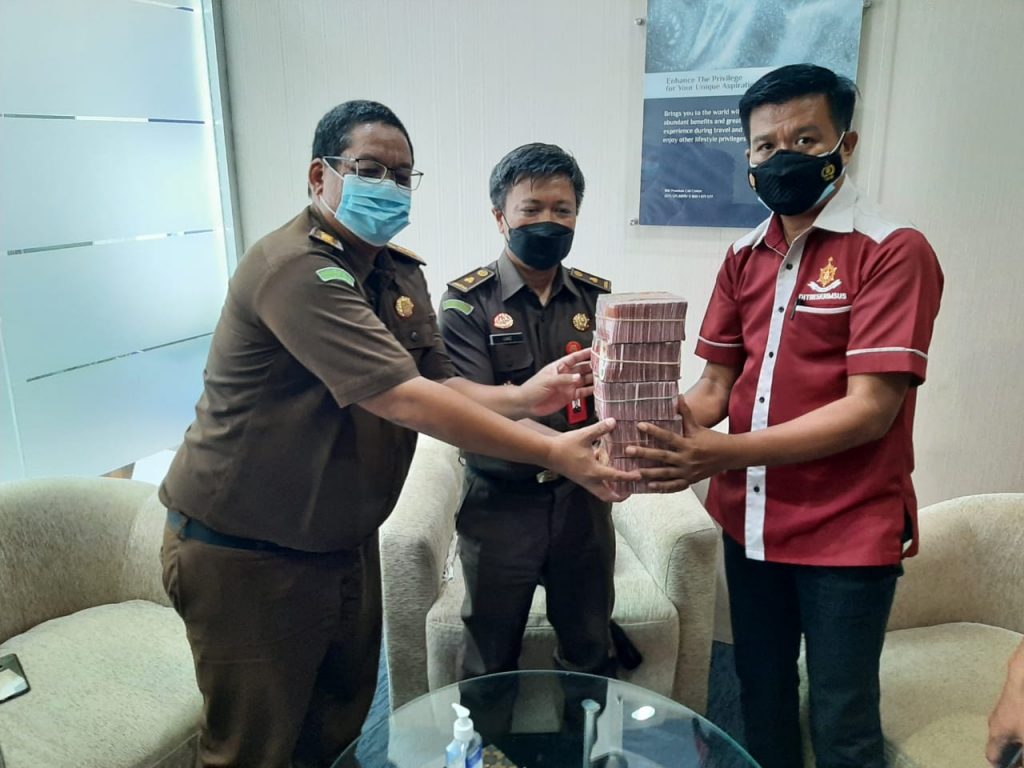 Dinyatakan P21, Dirkimsus Polda Sulbar Serahkan 2 Tersangka dan Berkas Perkara Korupsi ke Kejati Sulbar