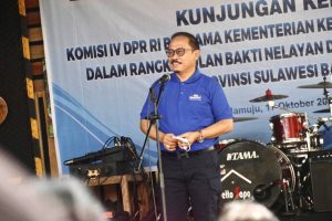 SDK Salurkan Bantuan 1.000 Paket Nelayan, Sutinah Sampaikan Ini