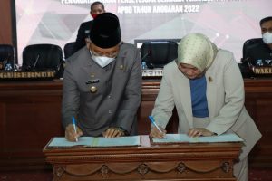 Pemprov dan DPRD Sulbar Teken KUA dan PPAS APBD 2022