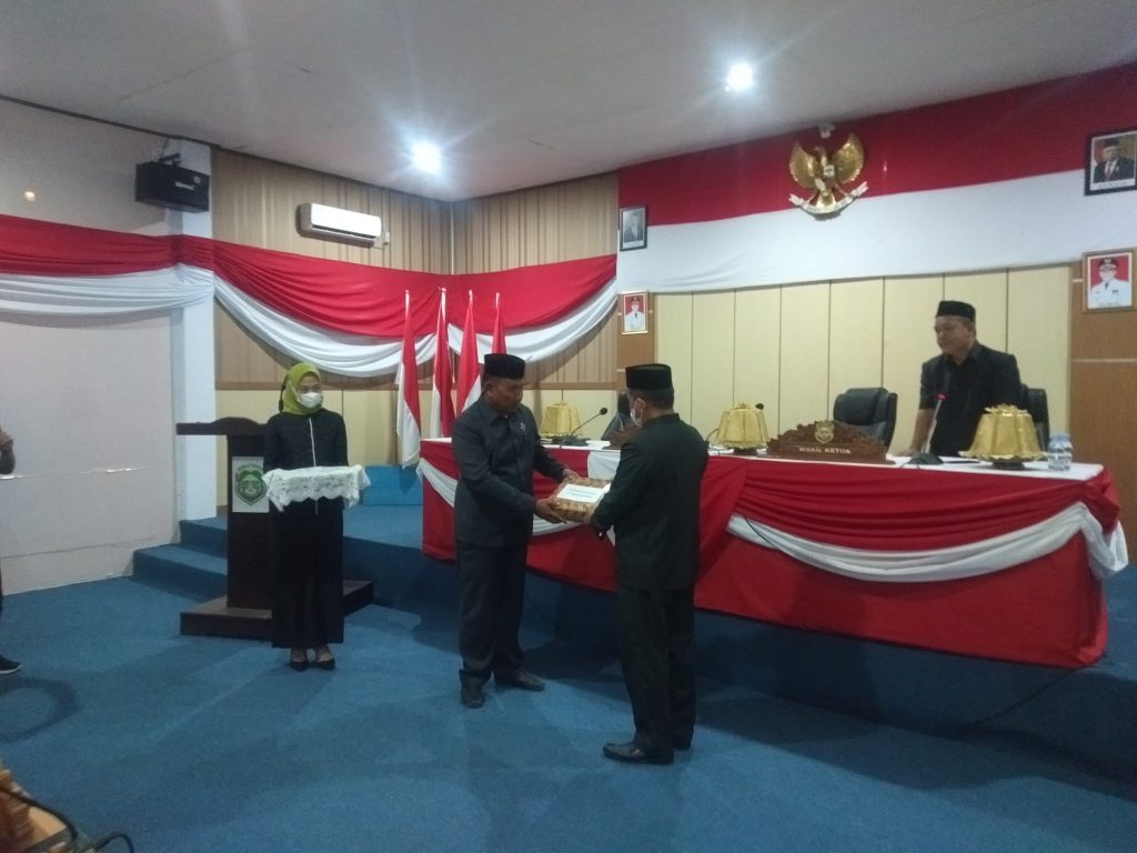 15 Ranperda Diserahkan Ke DPRD, Herman : Bapemperda Akan Menelaah Mana Yang Prioritas Dan Betul-Betul Dibutuhkan Saat Ini