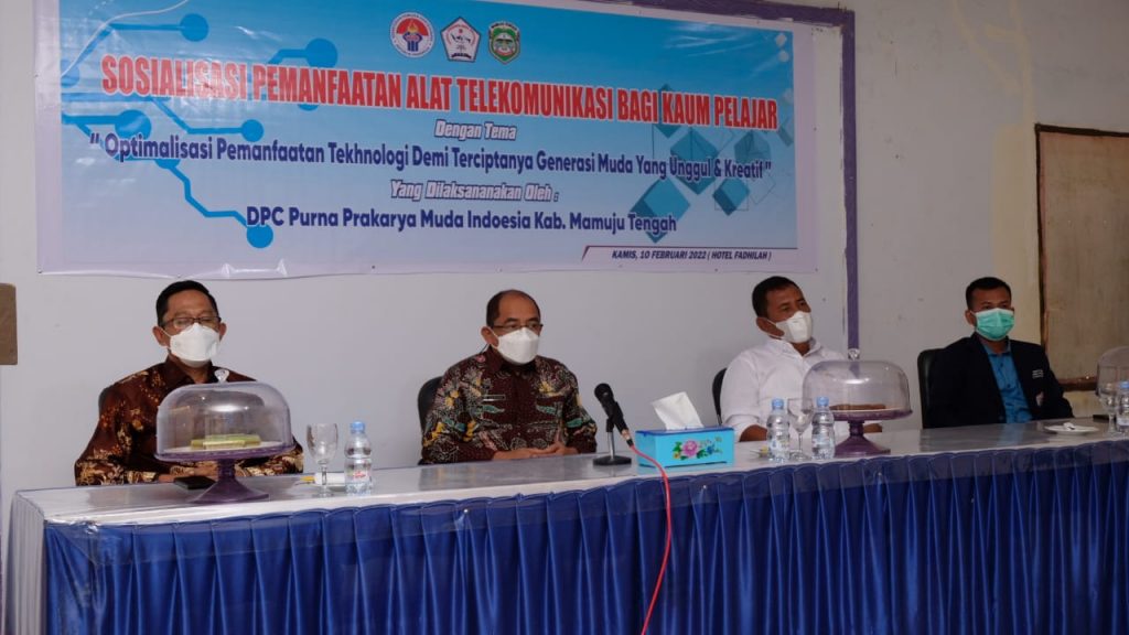 Bijaklah Memanfaatkan Tekhnologi Agar Tidak Terjerumus Ke Hal-Hal Yang Negatif