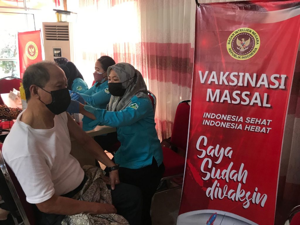 Akselerasi Percepatan Vaksinasi Dengan Minyak Goreng Murah Cara Binda Sulbar Untuk Menarik Minat Masyarakat Ikut Vaksinasi