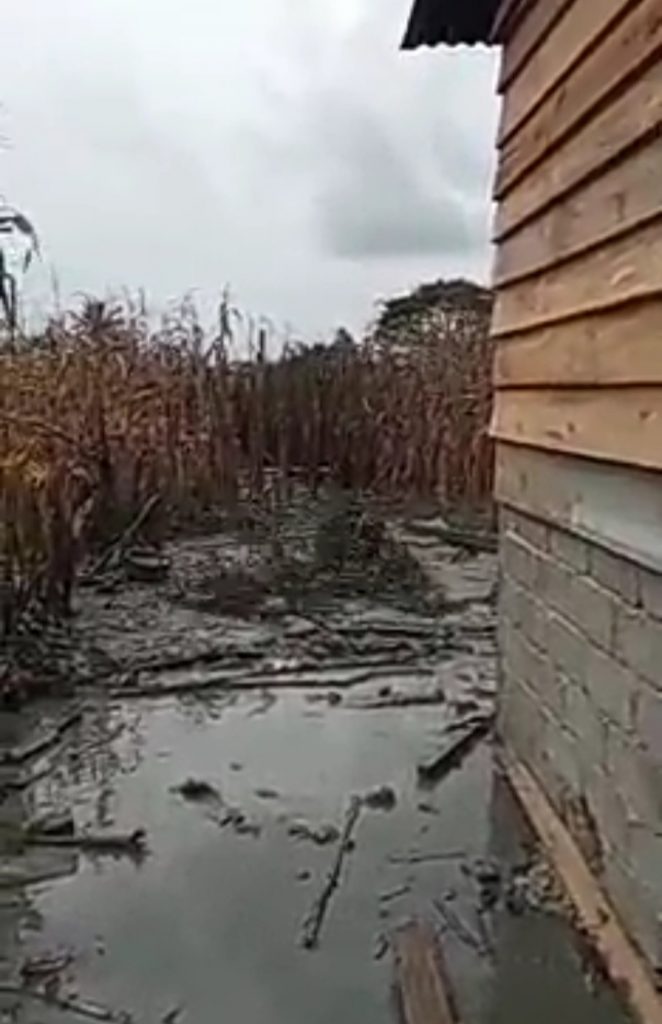 Breking News : Warga Dusun Benteng Dikejutkan Dengan Semburan Lumpur