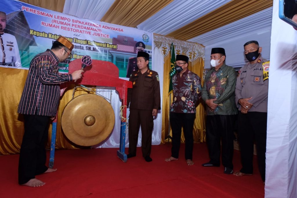 Merawat Adat, Budaya dan Tradisi Yang Menjadi Kearifan Lokal di Kabupaten Mateng Melalui Lempo Sipakatanda Adhyaksa