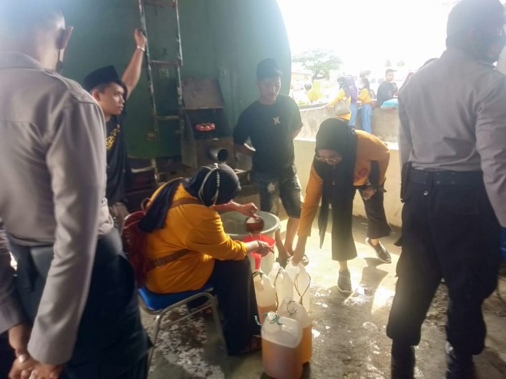 Pasar Murah Polres Mateng Diserbu Warga