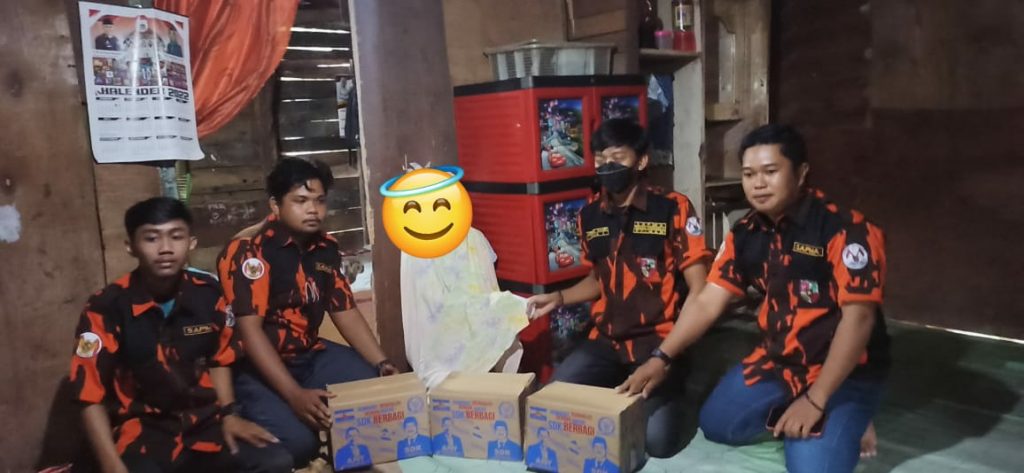 Peduli Sesama, SAPMA PP Salurkan Ratusan Paket Bahan Pokok ke Warga di Polman