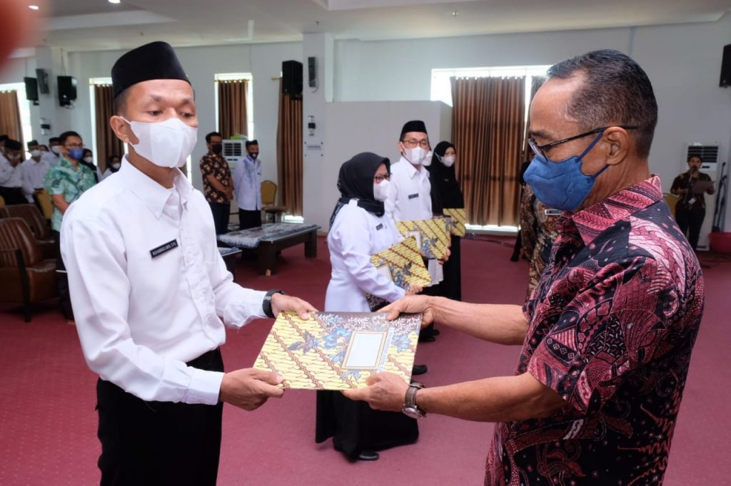 164 Orang PPPK Guru Terima SK, Amin Jasa : Jadilah Pegawai Yang Dapat Menjadi Panutan Dilingkungan Kerja Masing-Masing