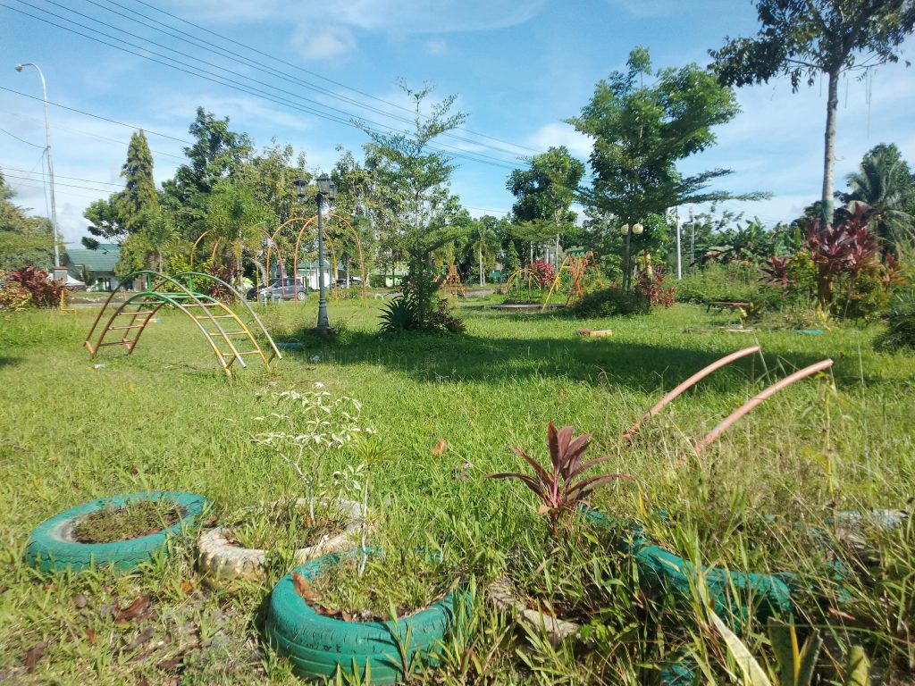 Miris..!! Taman Bermain Anak di Kawasan KTM Kotor dan Tak Terawat