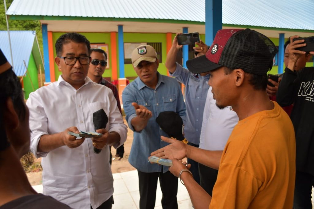 Sekolah di Mamasa Disegel Karena Kontraktor Tidak Bayar Upah Pekerja, PJ Gubernur Sulbar Turun Tangan 