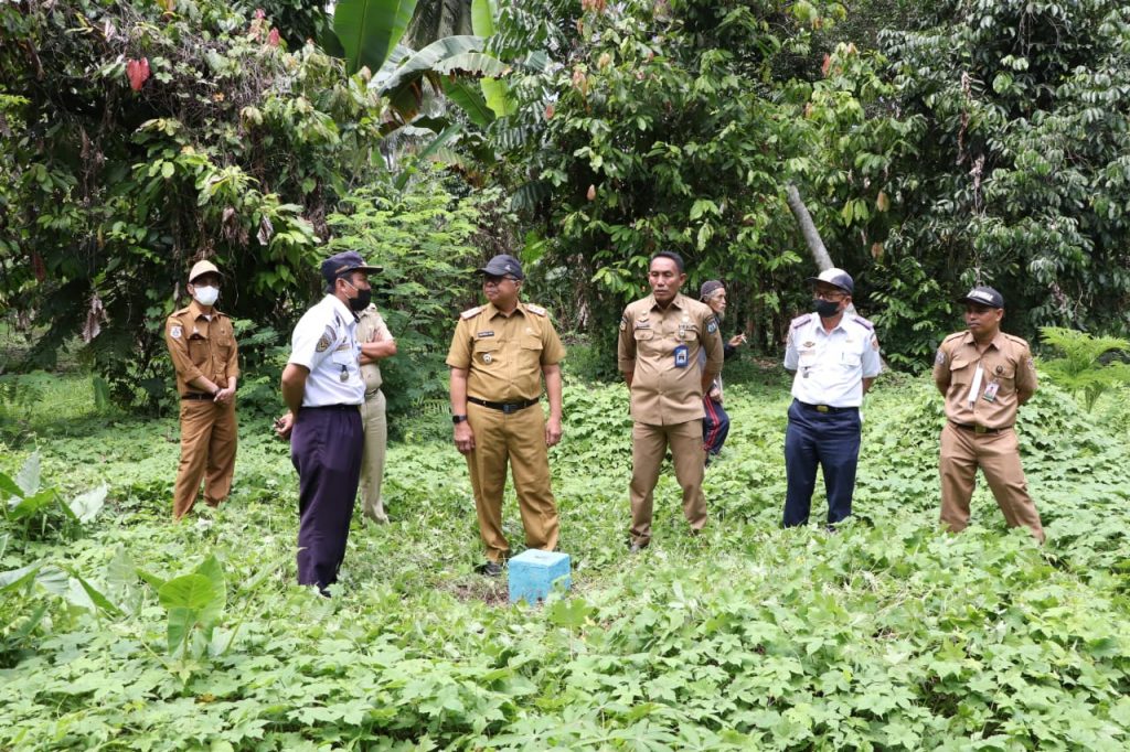 Sekprov Tinjau Persiapan Lahan Pembangunan Bandara Perintis di Polman