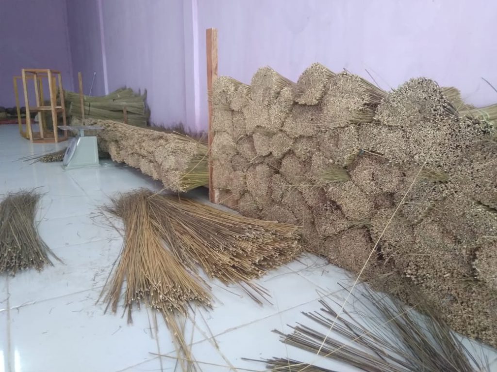 Lidi Kelapa Sawit Jadi Peluang Bisnis Baru di Mamuju Tengah