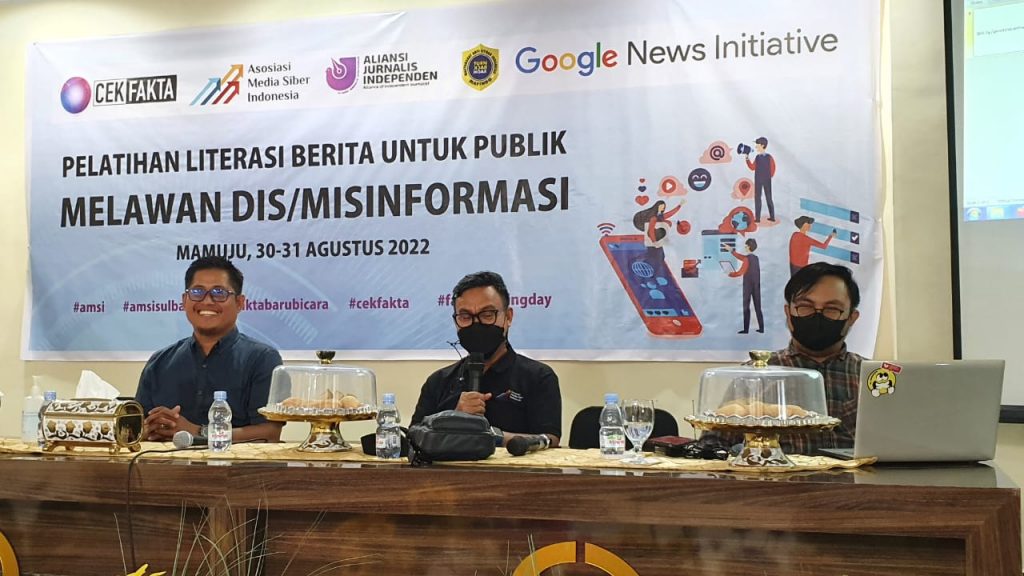 Mendidik Masyarakat Melalui Pelatihan Literasi Berita
