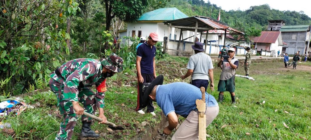 Danramil 1428-03 Mambi Ajak Warga Ciptakan Lingkungan Yang Bersih dan Sehat