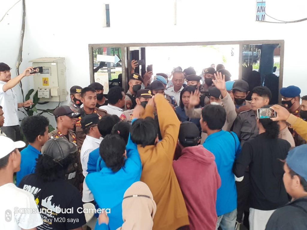 PMII Kembali Menggelar Aksi Unras di Kantor DPRD Mateng