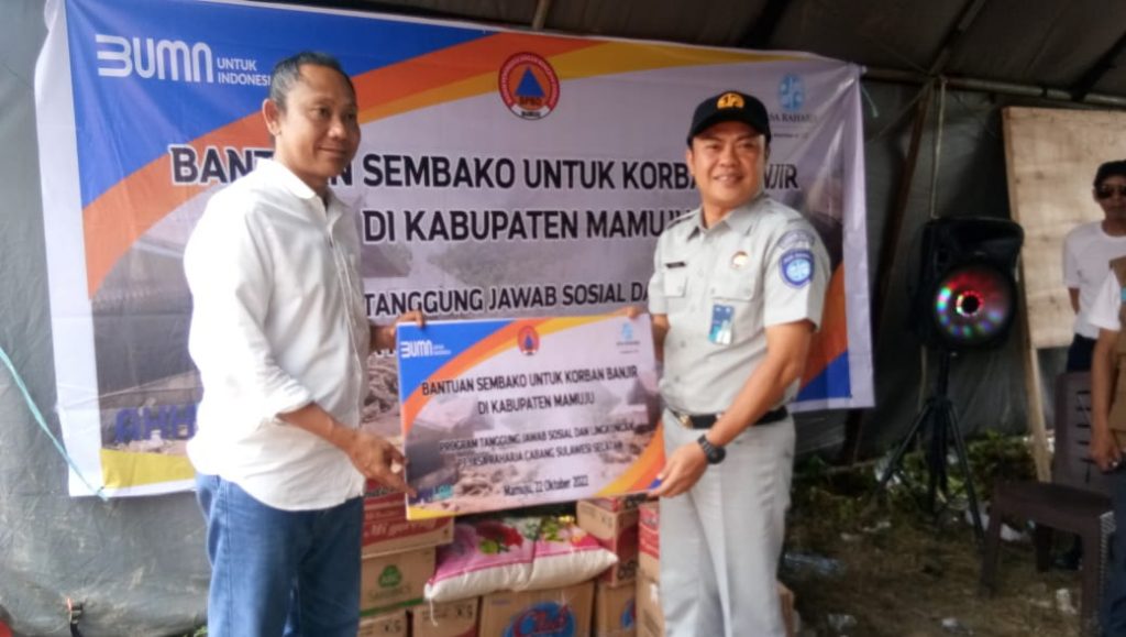 PT Jasa Raharja Sulsel Serahkan Bantuan Untuk Korban Banjir Kalukku