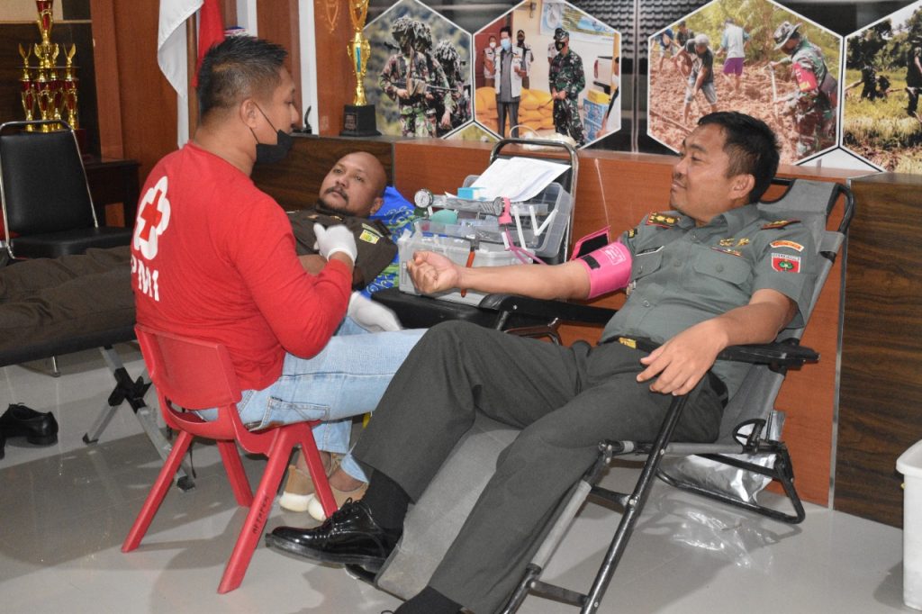 Hari Juang Kartika TNI AD ke 77, Kodim 1428 Mamas Gelar Baksos Donor Darah