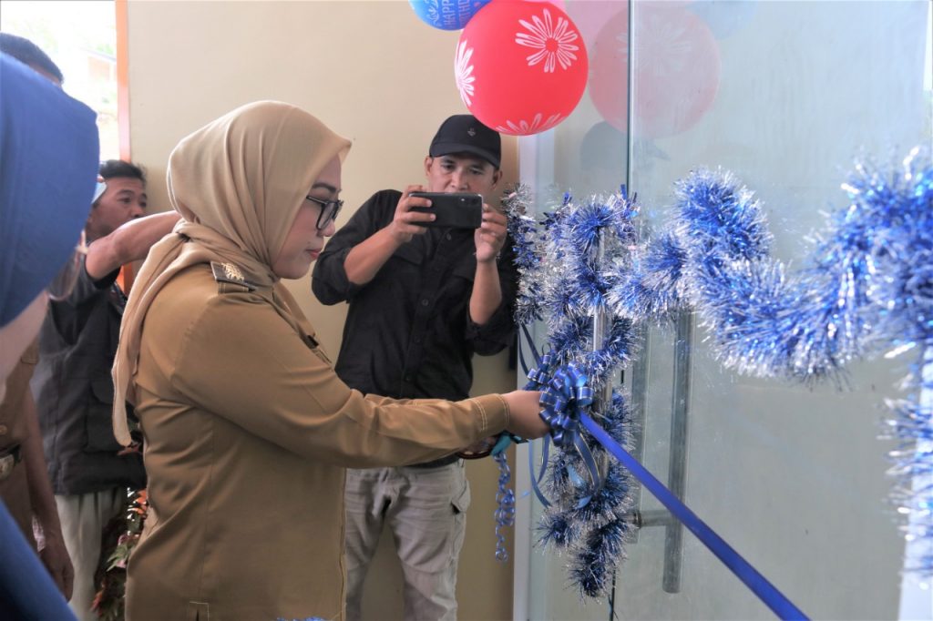 Resmikan Puskesmas Dungkait, Sutinah : Bukti Komitmen Pemerintah Untuk Memberikan Yang Terbaik Bagi Masyarakat Mamuju