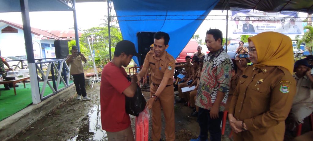 Korban Kebakaran di Dusun Sidal Terima Bantuan Dari Dinsos Mamuju