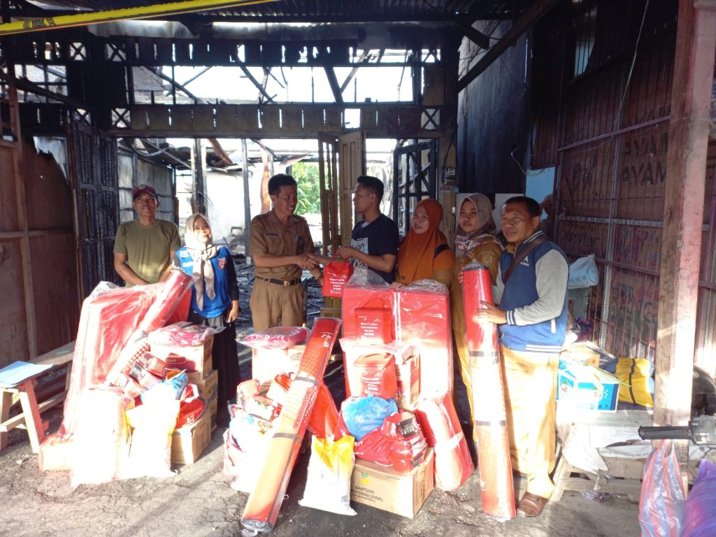 Dua Rumah Warga Diamuk Si Jago Merah, Dinsos Langsung Salurkan Bantuan