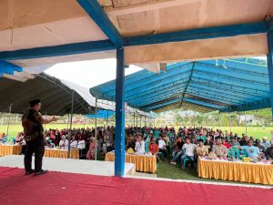 Dihadapan Ratusan Masyarakat, Arsal Sampaikan Komitmen Akan Menjadikan Kabupaten Mateng Sebagai Daerah Yang Jauh Lebih Maju