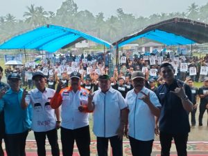 Hujan Deras Tak Menyurutkan Semangat Masyarakat Hadiri Kampanye SDK-JSM di Kecamatan Campalagian