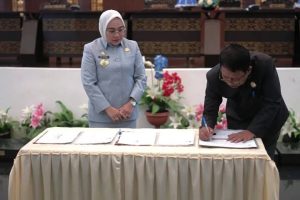DPRD Mamuju Sahkan Dua Ranperda Menjadi Peraturan Daerah