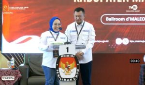 Begini Jawaban Sutinah Saat Program KMK Dikritik Oleh Kompetitornya Saat Debat Publik Perdana