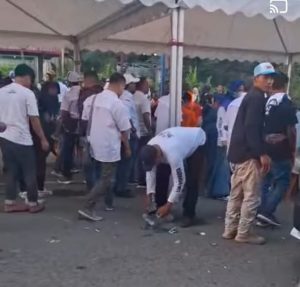 Pasca Debat Publik Kedua, Relawan Tina-Yuki Gelar Aksi Bersih-bersih