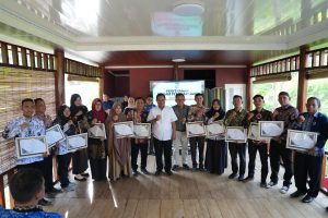 Pemprov Sulbar Kembali Berikan Penghargaan Kepada Warga Sulbar Pelopor Masyarakat