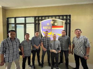 Tim Hukum Tina-Yuki Laporkan Akun Penyebar Hoaks dan Isu SARA ke Polda Sulbar