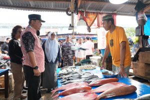 Jelang Nataru 2024, Pj Bahtiar Tinjau Harga Bapok Dan Gelar Gerakan Pangan Murah