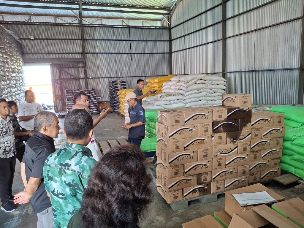 Jelang Lebaran, Pemprov Sulbar Pantau Ketersediaan Pangan di Bulog Mamuju